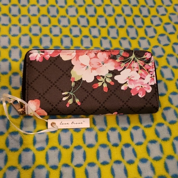 LOVE TROVE WALLET - Picture 1 of 3